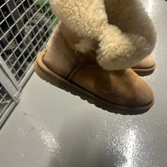 UGG - Bailey Button Boot - Picture 5 of 7